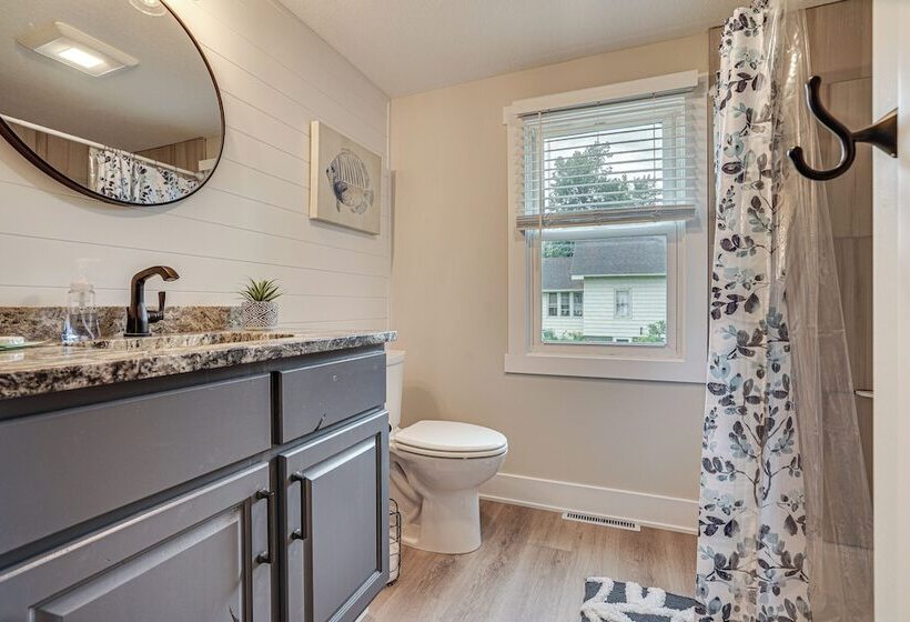 Charming Pepin Home Near Mississippi River!