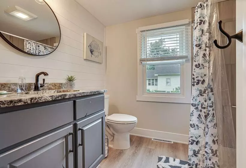 Charming Pepin Home Near Mississippi River!