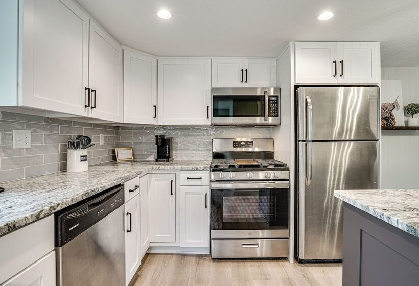 Charming Pepin Home Near Mississippi River!