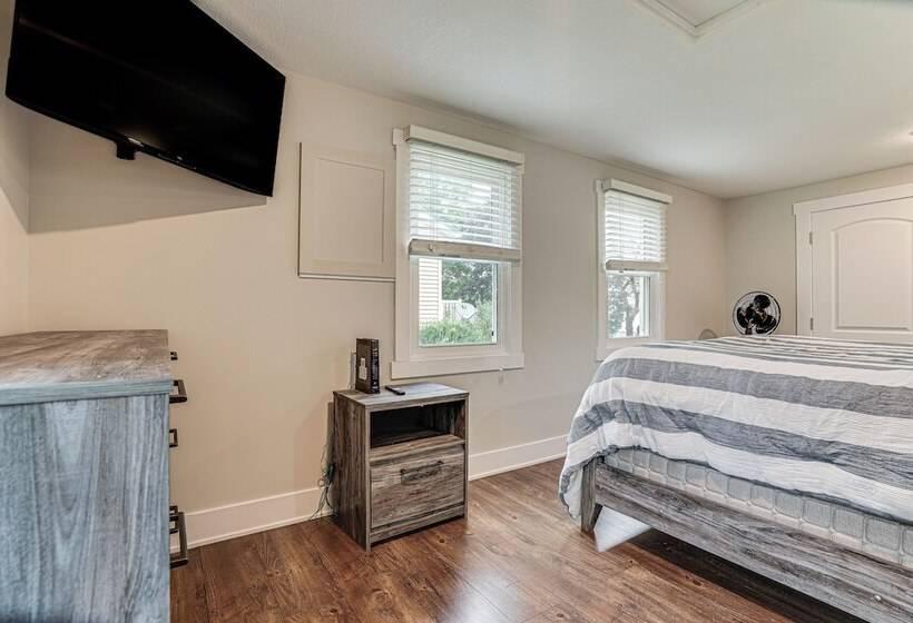 Charming Pepin Home Near Mississippi River!