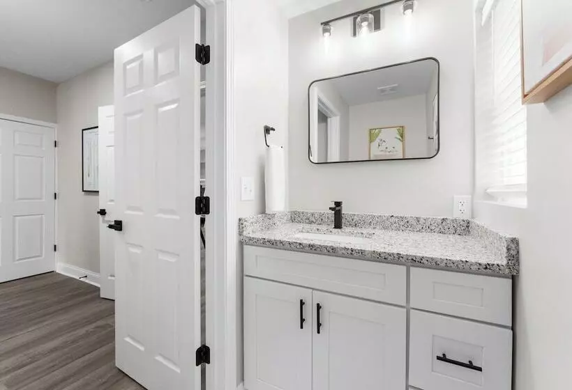 Fireside Fun By Avantstay Sleeps 18 Waterfront + Pool