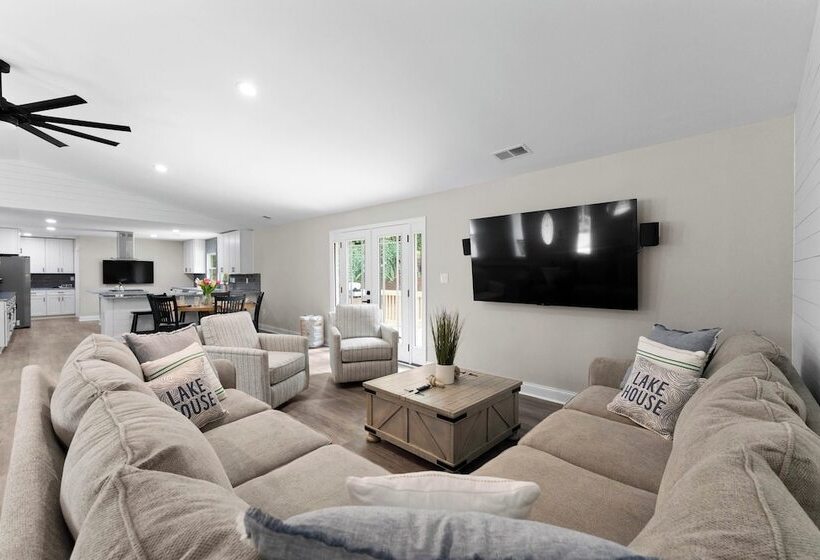 Fireside Fun By Avantstay Sleeps 18 Waterfront + Pool