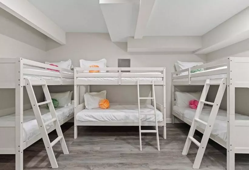 Fireside Fun By Avantstay Sleeps 18 Waterfront + Pool