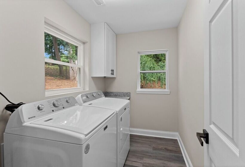 Fireside Fun By Avantstay Sleeps 18 Waterfront + Pool