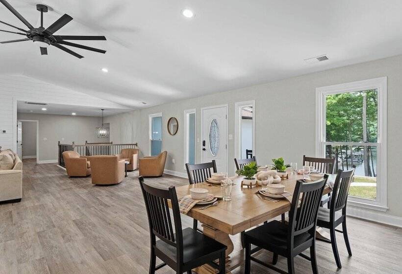 Fireside Fun By Avantstay Sleeps 18 Waterfront + Pool