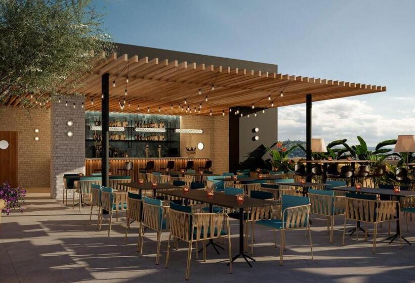 هتل Four Points By Sheraton Barcelona Airport