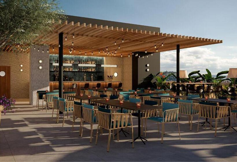 هتل Four Points By Sheraton Barcelona Airport