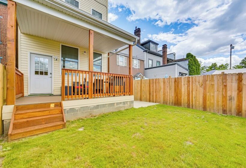 Modern Pittsburgh Home W/ Rooftop Deck & Backyard