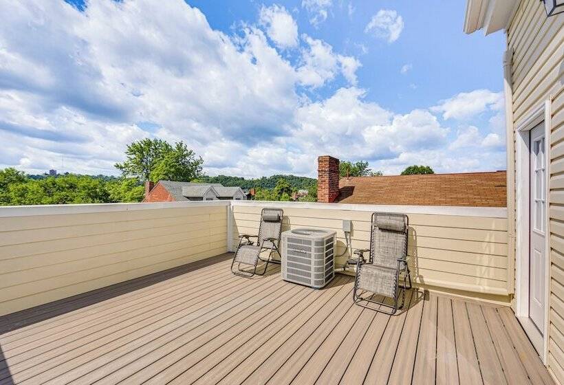 Modern Pittsburgh Home W/ Rooftop Deck & Backyard