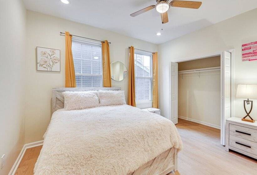 Modern Pittsburgh Home W/ Rooftop Deck & Backyard