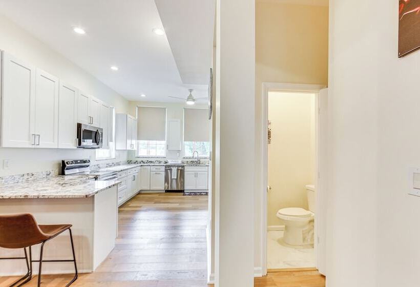 Modern Pittsburgh Home W/ Rooftop Deck & Backyard