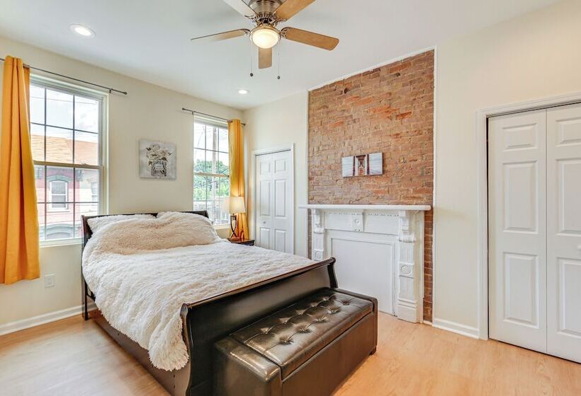 Modern Pittsburgh Home W/ Rooftop Deck & Backyard