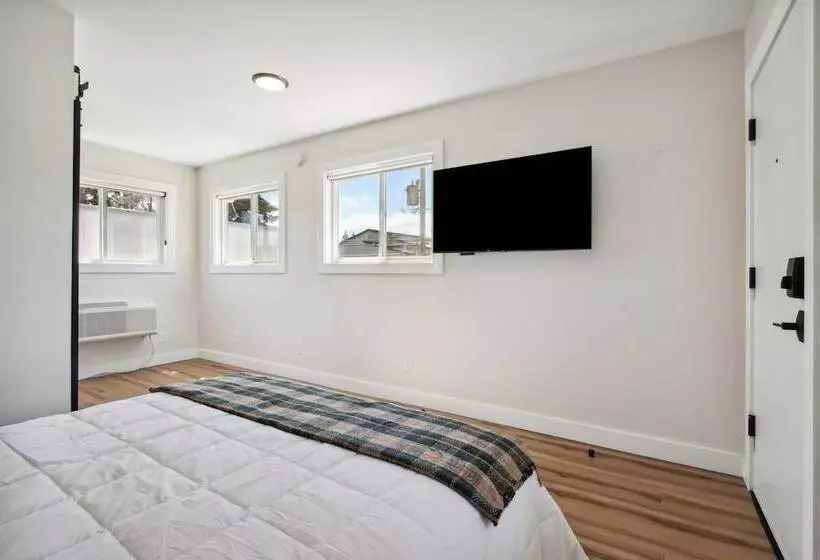 モーテル The Central Block