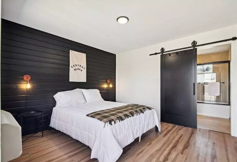 モーテル The Central Block