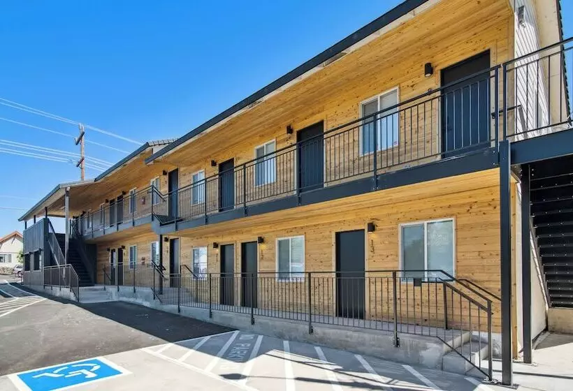 モーテル The Central Block