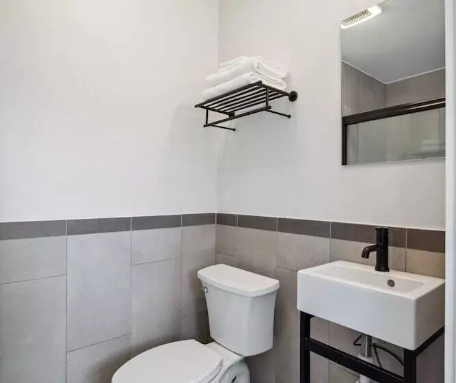 モーテル The Central Block