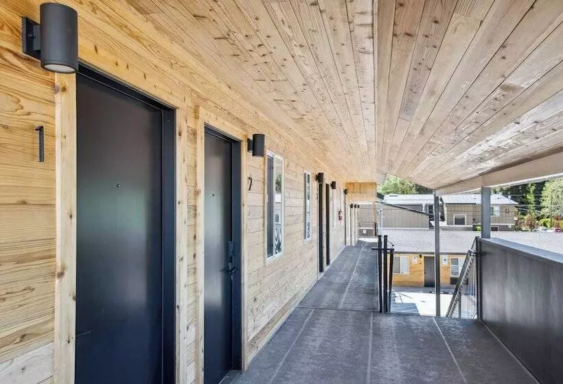 モーテル The Central Block