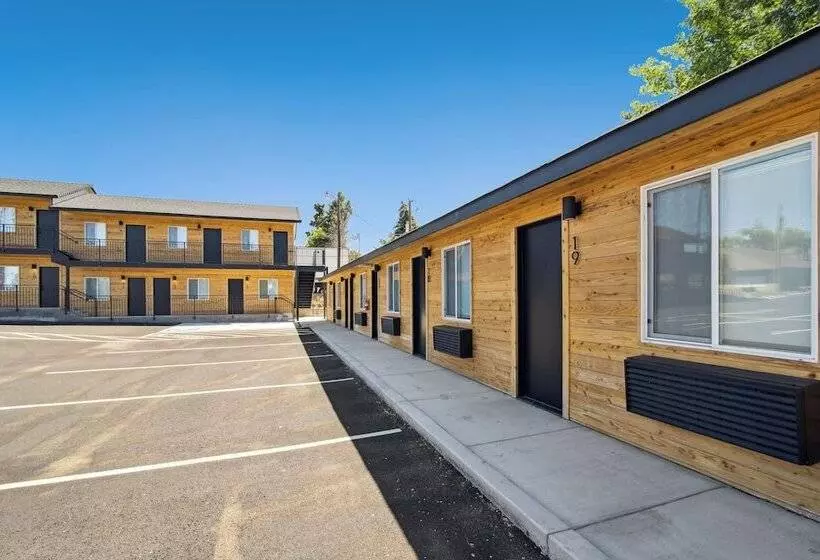 モーテル The Central Block