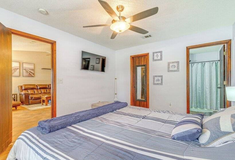 Navarre House W/ Game Room: 5 Mi To Beaches!