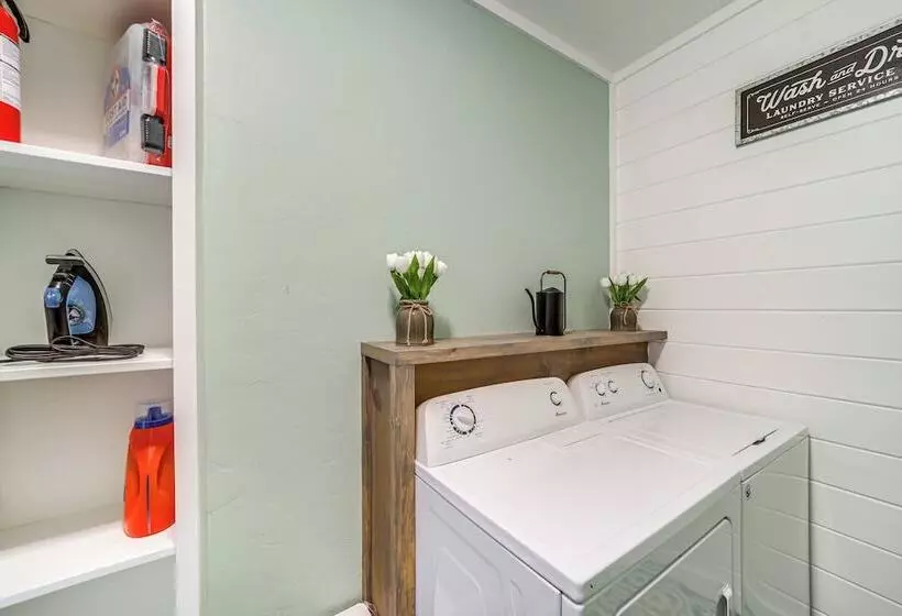 Peaceful Vinita Home W/ Fire Pit: 11 Mi To Lake!