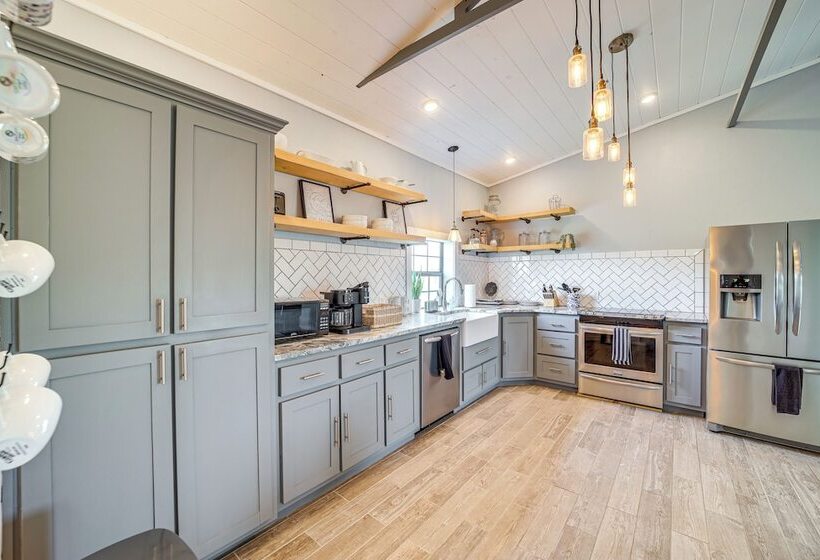 Peaceful Vinita Home W/ Fire Pit: 11 Mi To Lake!