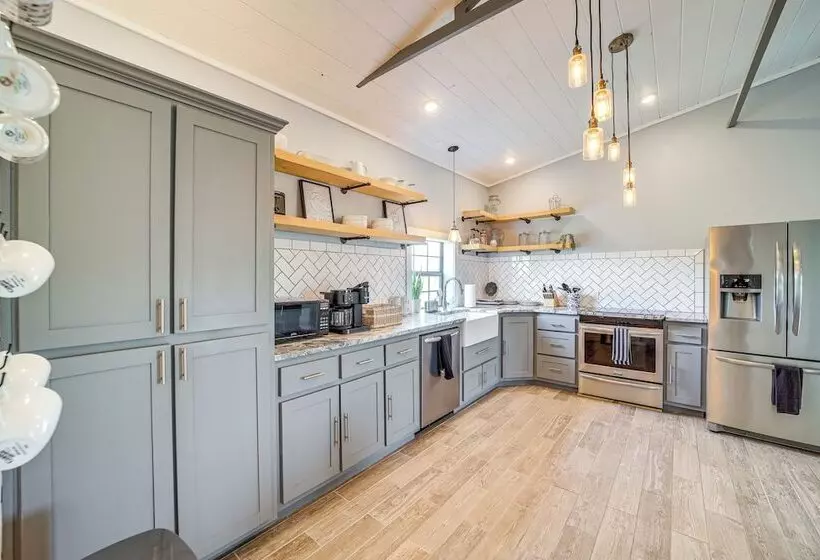 Peaceful Vinita Home W/ Fire Pit: 11 Mi To Lake!