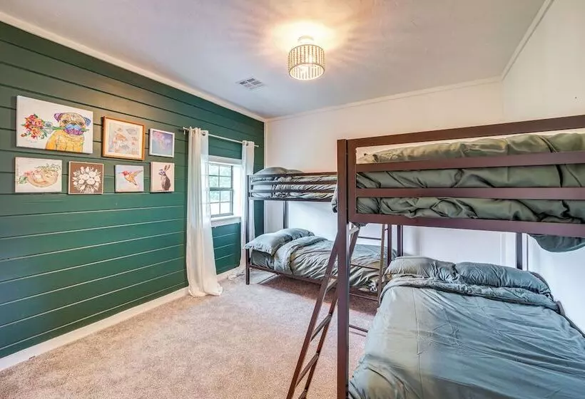 Peaceful Vinita Home W/ Fire Pit: 11 Mi To Lake!