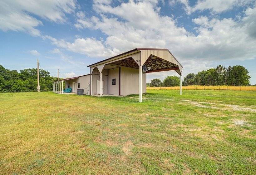 Peaceful Vinita Home W/ Fire Pit: 11 Mi To Lake!