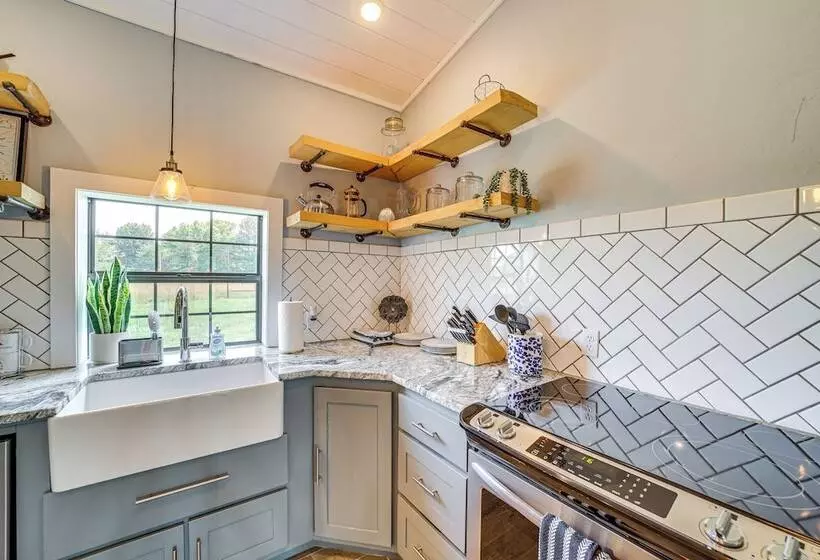 Peaceful Vinita Home W/ Fire Pit: 11 Mi To Lake!