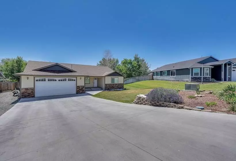 Pet Friendly Klamath Falls Home W/ Private Yard!
