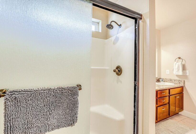 Pet Friendly Klamath Falls Home W/ Private Yard!