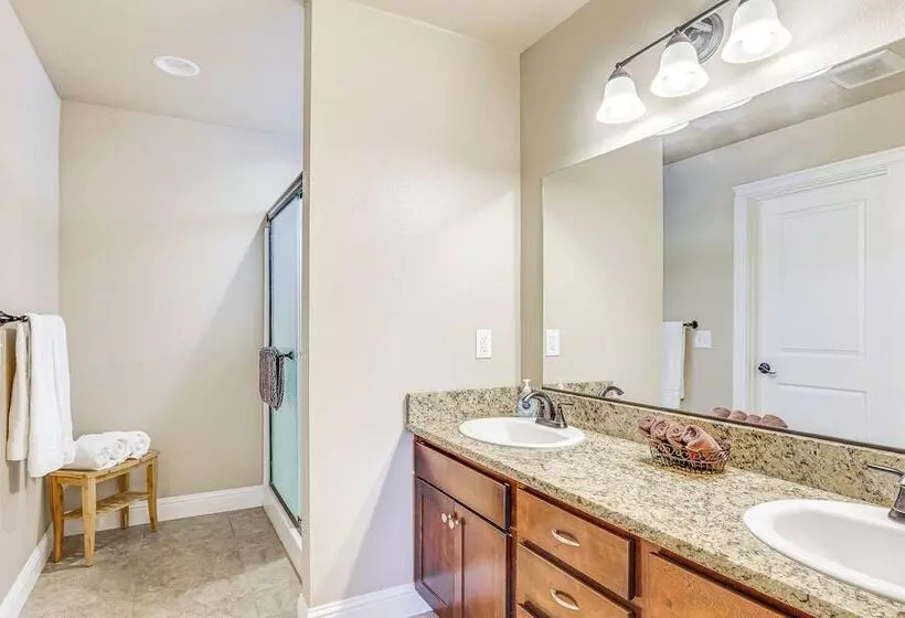 Pet Friendly Klamath Falls Home W/ Private Yard!