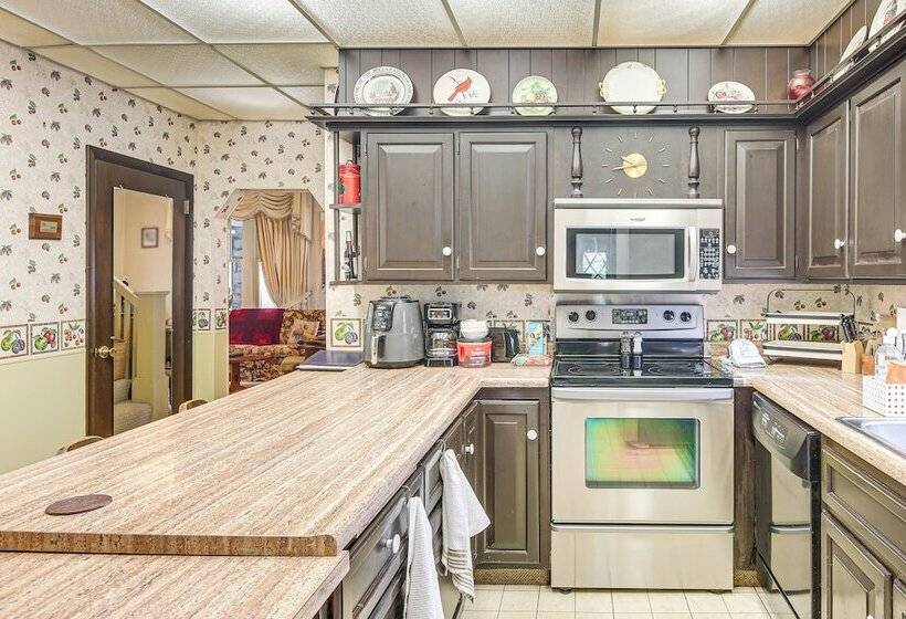 15 Mi To Seven Springs Resort: Somerset Home!