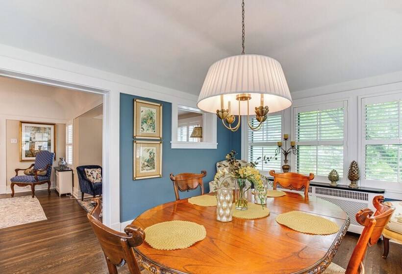 Walkable Zelienople Home W/ Patio & Grill!