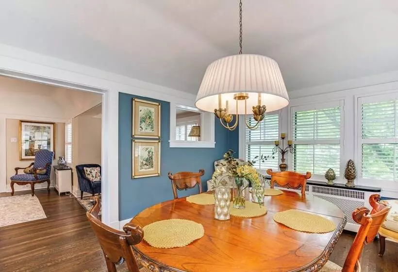 Walkable Zelienople Home W/ Patio & Grill!