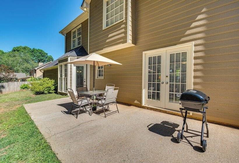 Powder Springs Home W/ Grill: 11 Mi To Six Flags!