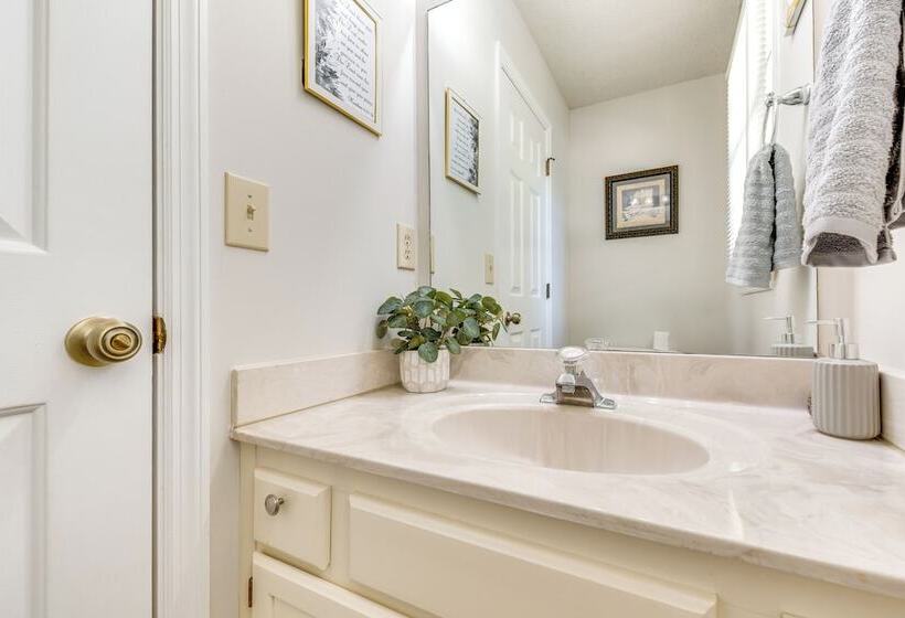 Powder Springs Home W/ Grill: 11 Mi To Six Flags!