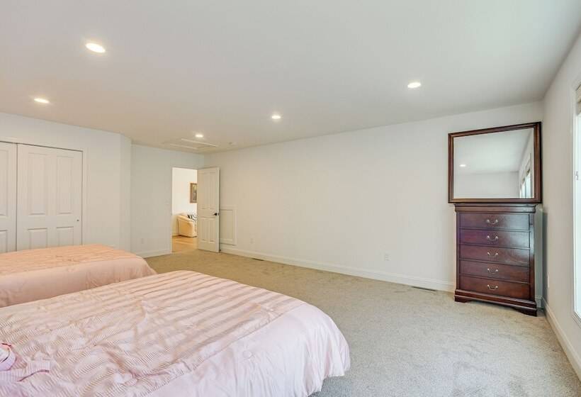 Saratoga Lake Retreat < 5 Mi To Horse Races & Golf