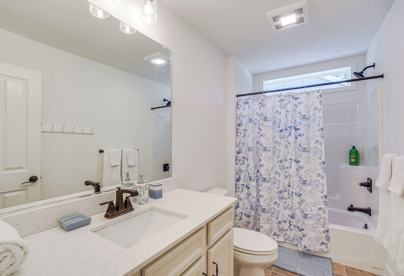 Saratoga Lake Retreat < 5 Mi To Horse Races & Golf