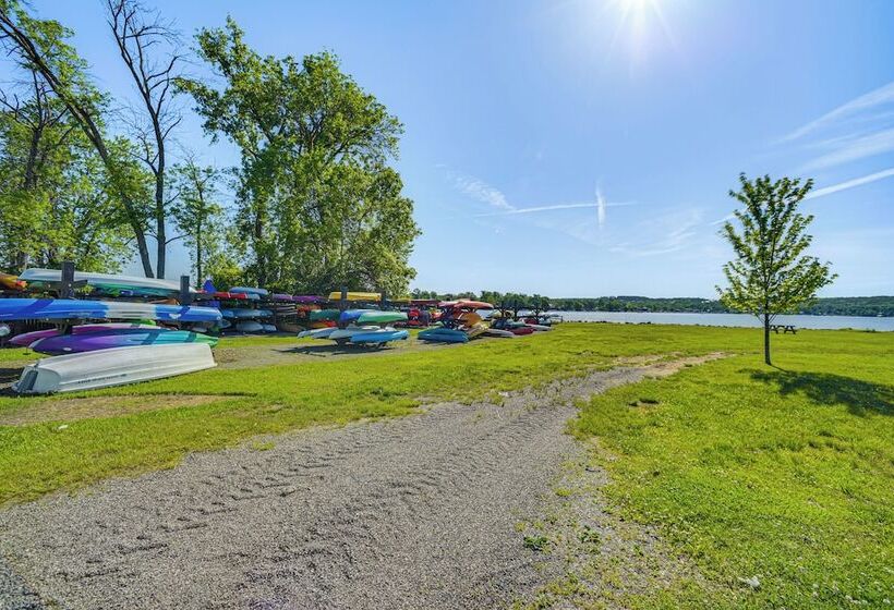 Saratoga Lake Retreat < 5 Mi To Horse Races & Golf