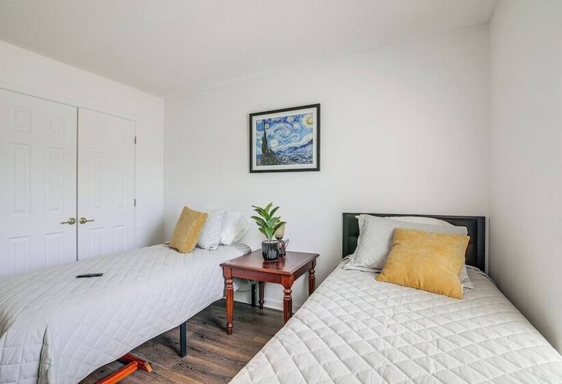 Large Backyard: Peaceful Home In Southaven!