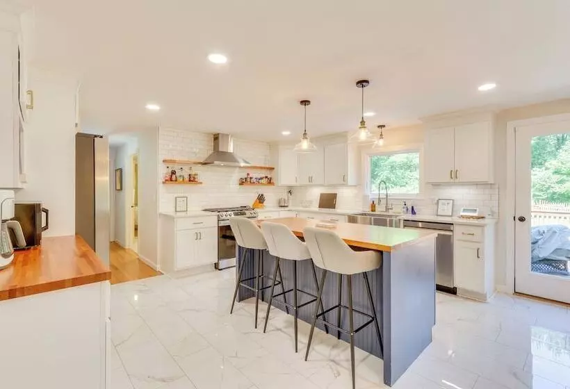 Spacious East Haddam Retreat W/ Private Pool!