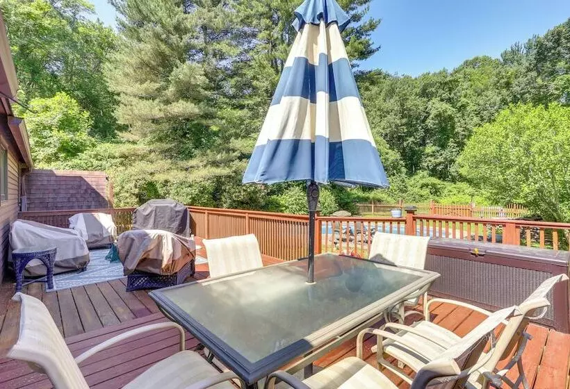 Spacious East Haddam Retreat W/ Private Pool!
