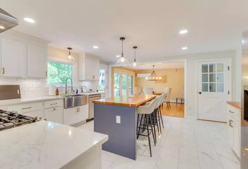 Spacious East Haddam Retreat W/ Private Pool!