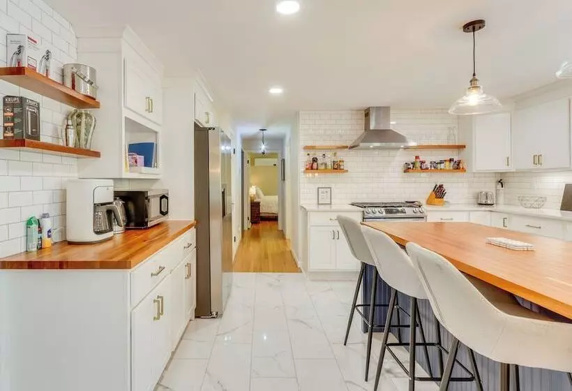 Spacious East Haddam Retreat W/ Private Pool!