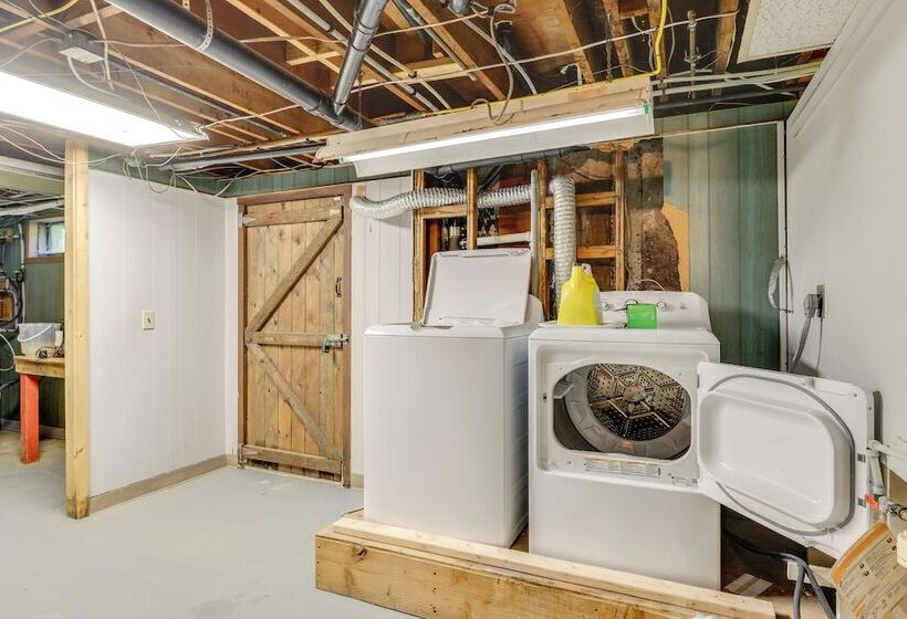 Spacious East Haddam Retreat W/ Private Pool!