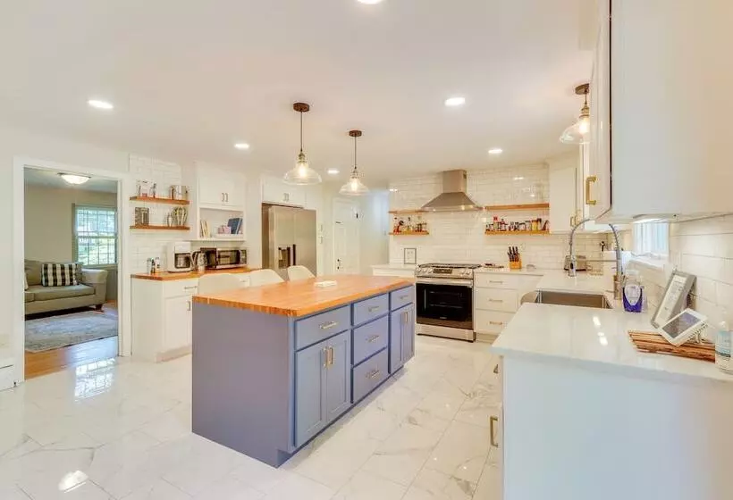 Spacious East Haddam Retreat W/ Private Pool!