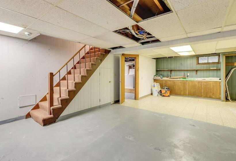 Spacious East Haddam Retreat W/ Private Pool!