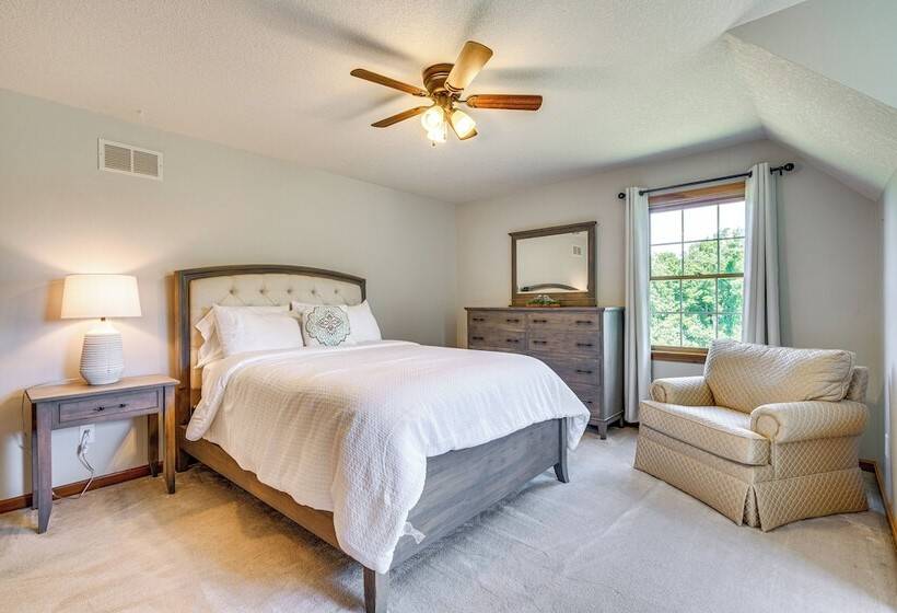 Spacious Thornville Home ~ 8 Mi To Buckeye Lake!