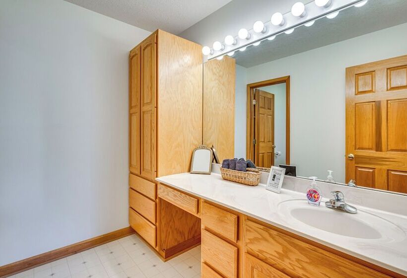 Spacious Thornville Home ~ 8 Mi To Buckeye Lake!